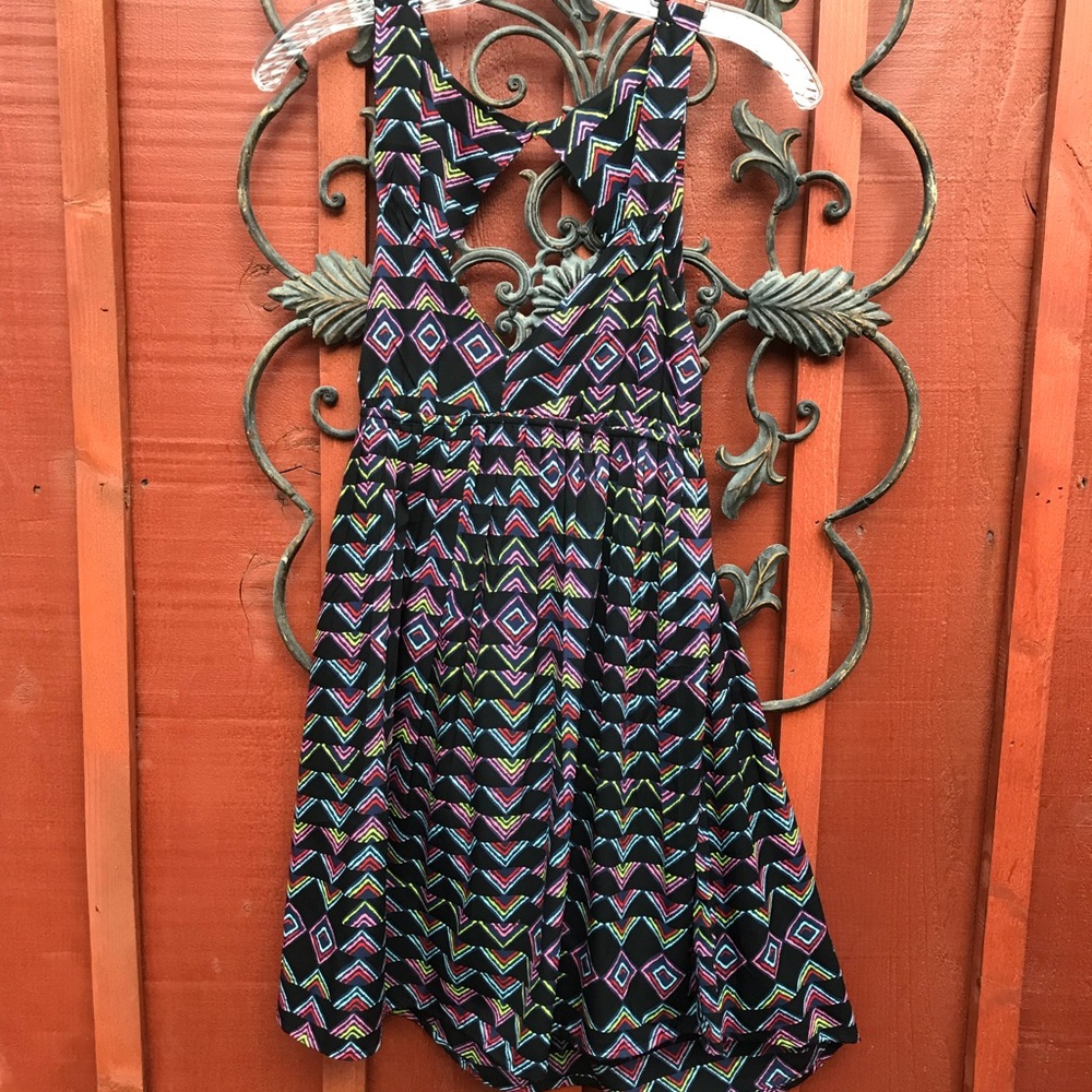 A8 Roxy Dress graphic print XS Back Cutout - Picture 5 of 8